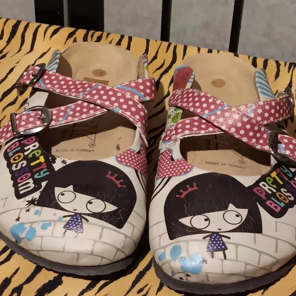 Goby Clogs - Picture 11 of 11